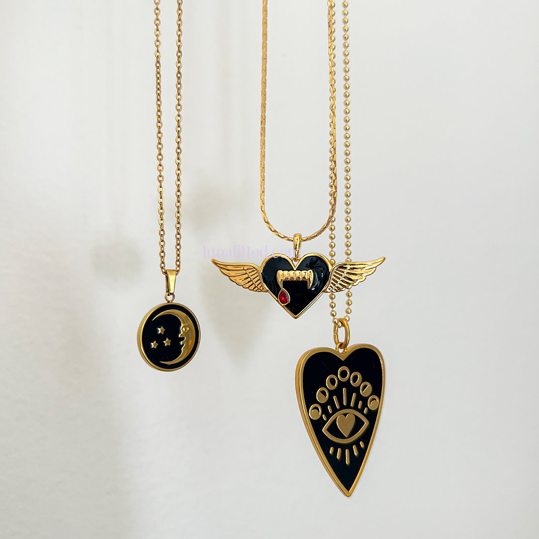 Vampira Necklace