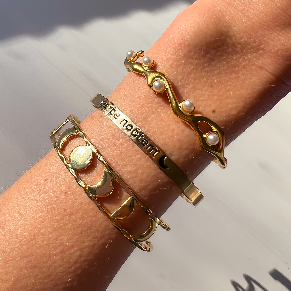 Danseuse Etoile Bracelet Gold-Finish Metal - Fashion Jewellery - Women's  Fashion | DIOR | Bracelet designs, Dior jewelry, Fashion bracelets